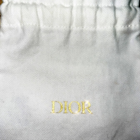 DIOR small white pouch. - Picture 3 of 3